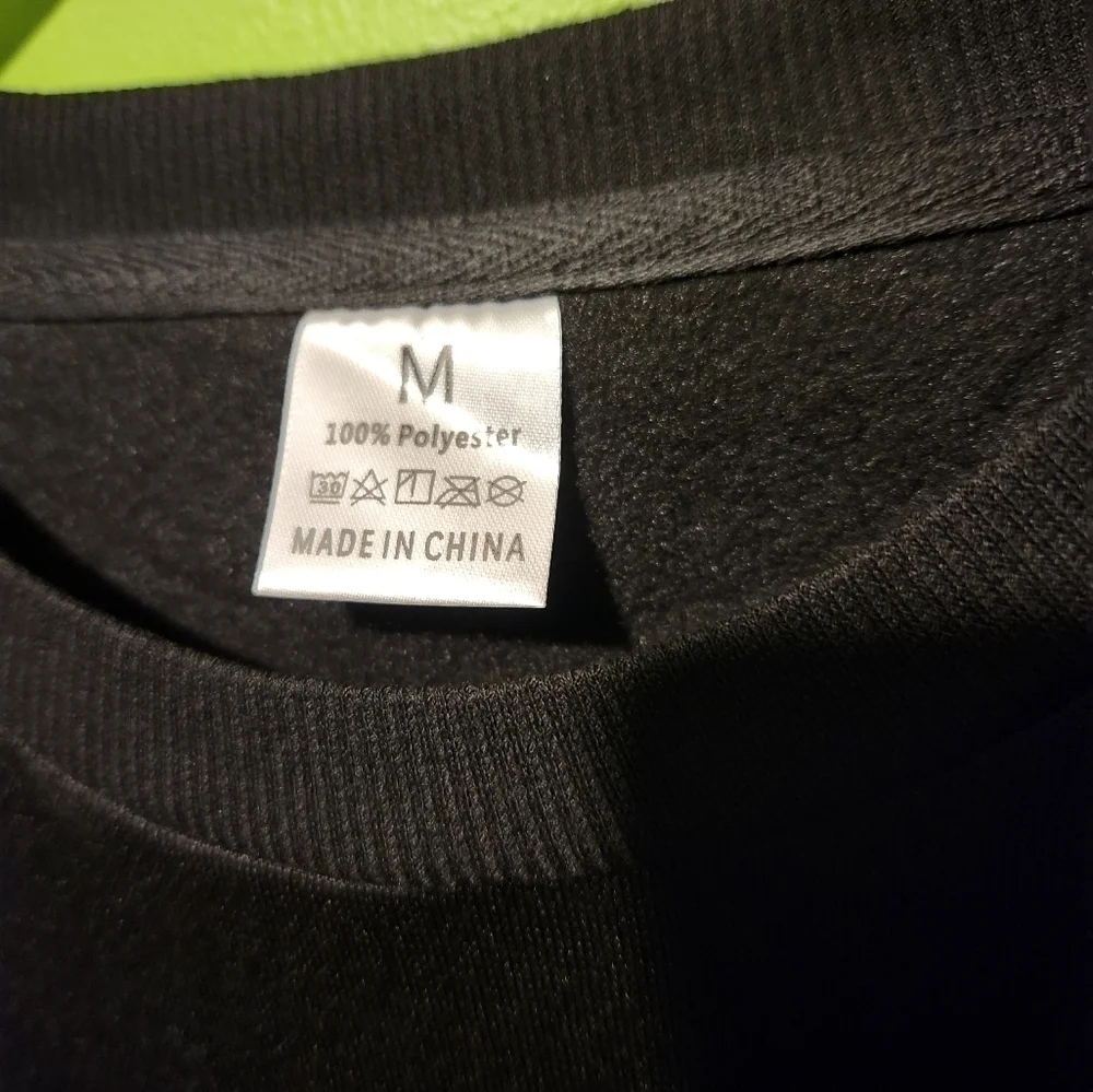Nwot womens buffalo sweatshirt - Picture 2 of 6